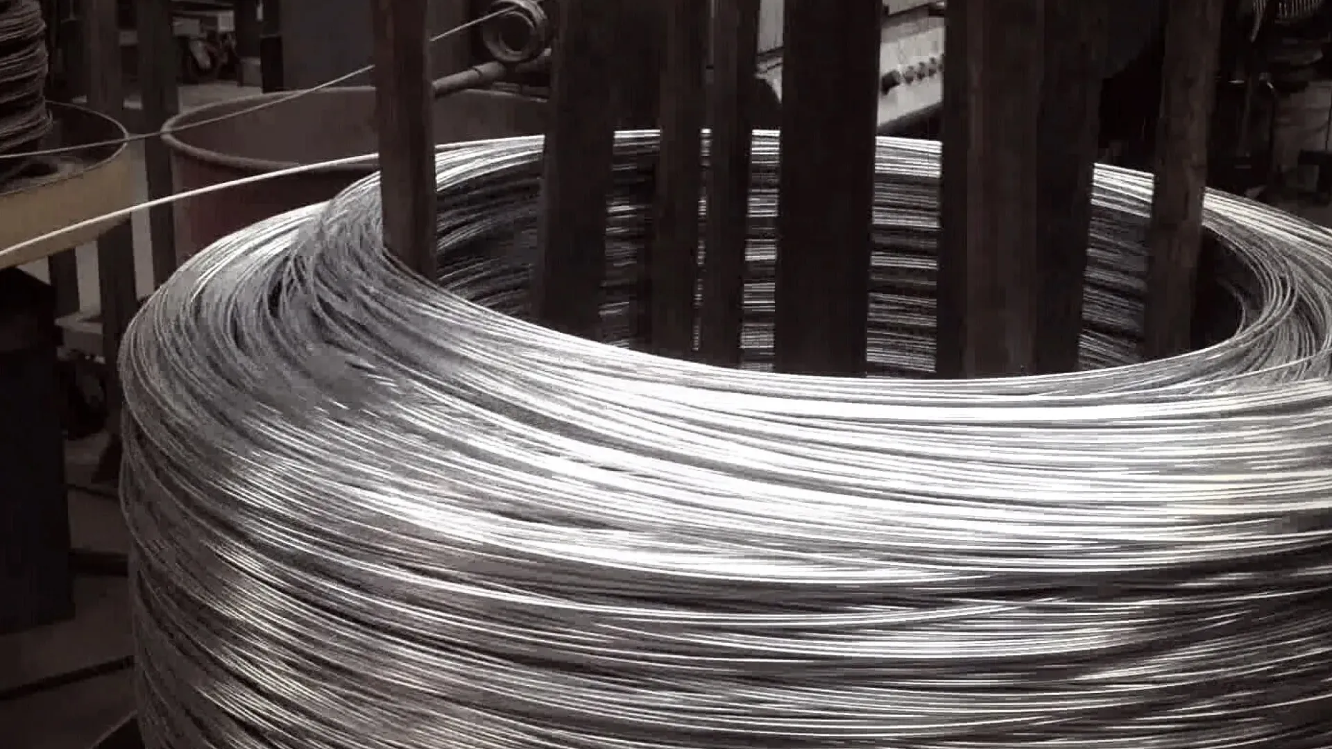 Выпрямление проволоки, арматуры. Размот шпонка 8 мм размот