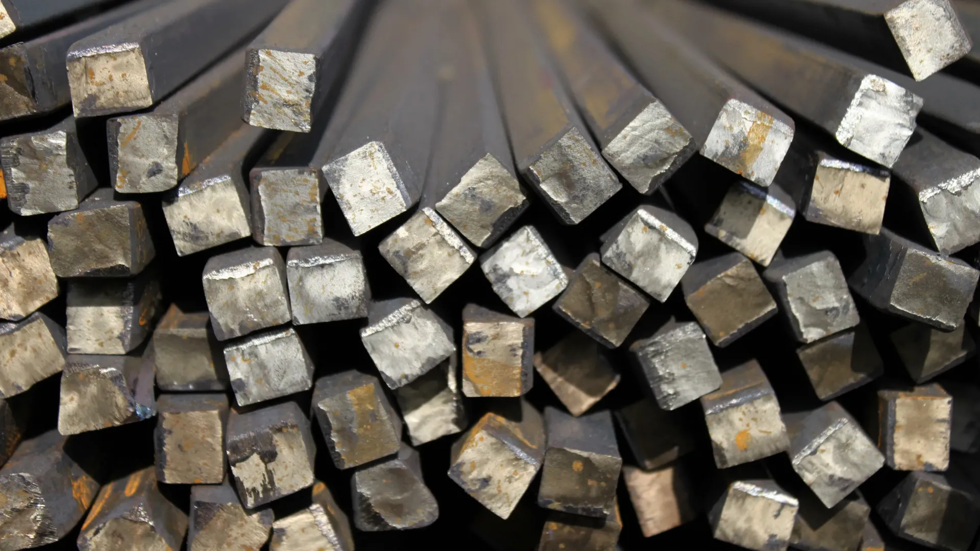 Квадрат чугунный ВЧ50 1 м м/д 102х102 мм